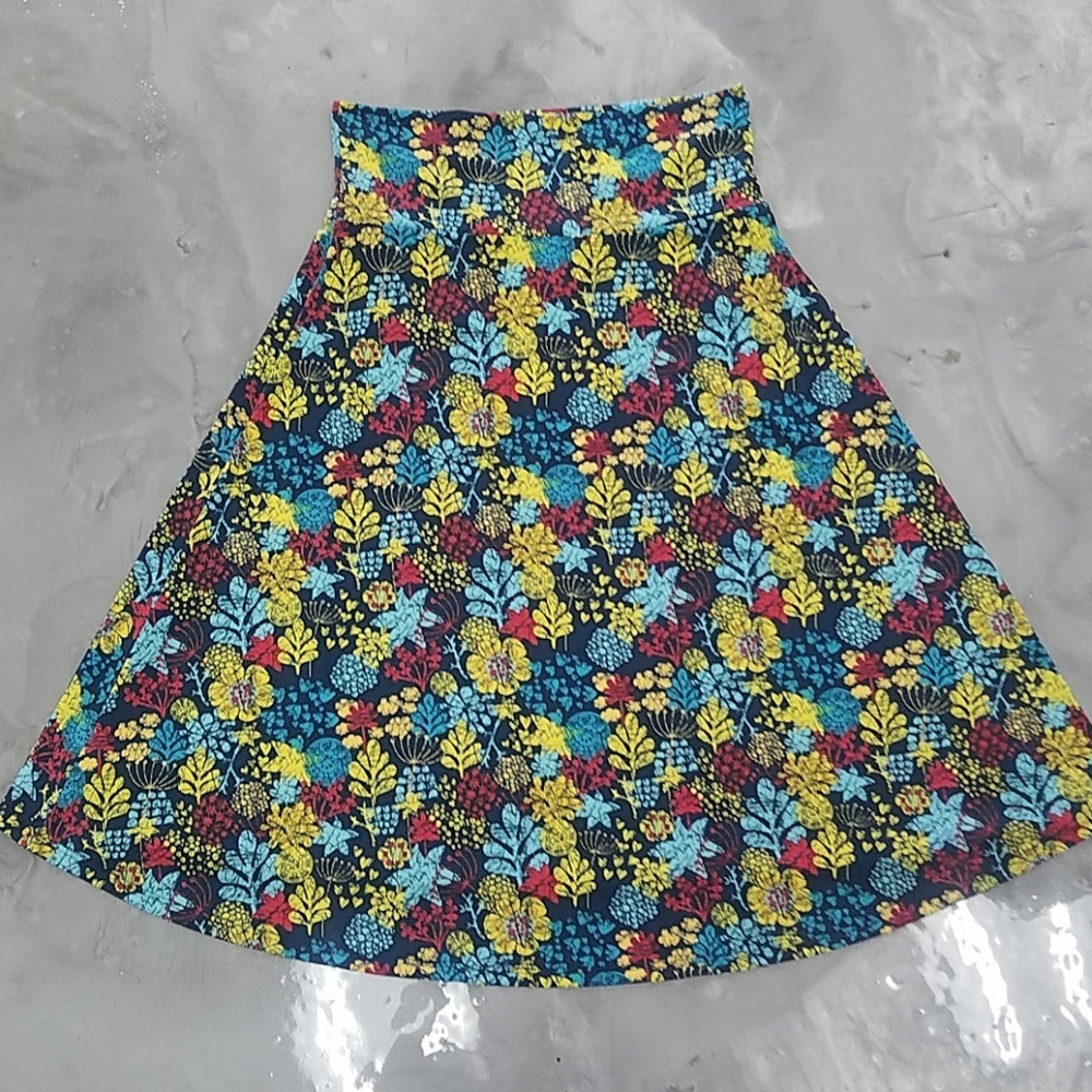 LuLaRoe Printed Skirt - Picture 4 of 5